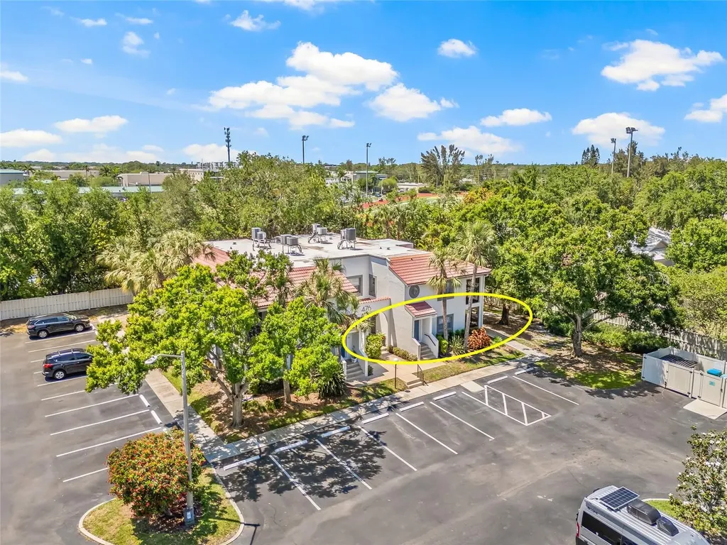 476 Santa Cruz Place NE St Petersburg FL 33703