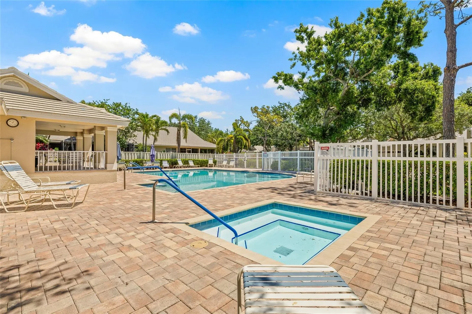 476 Santa Cruz Place NE St Petersburg FL 33703