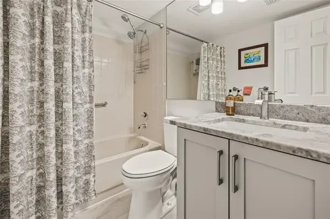 476 Santa Cruz Place NE St Petersburg FL 33703