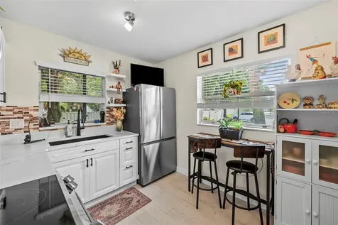 476 Santa Cruz Place NE St Petersburg FL 33703