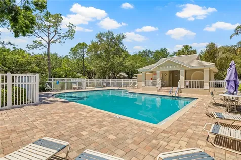 476 Santa Cruz Place NE St Petersburg FL 33703