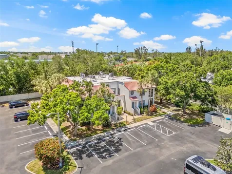 476 Santa Cruz Place NE St Petersburg FL 33703