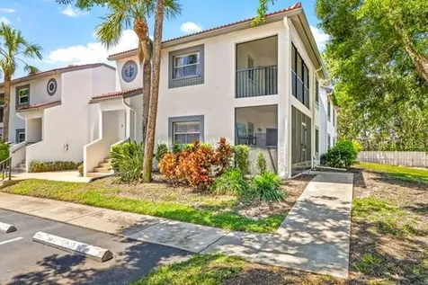 476 Santa Cruz Place NE St Petersburg FL 33703