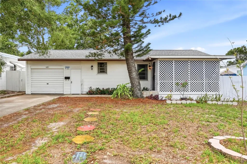 1433 De Leon Street Clearwater FL 33756