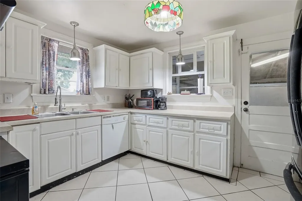 1433 De Leon Street Clearwater FL 33756