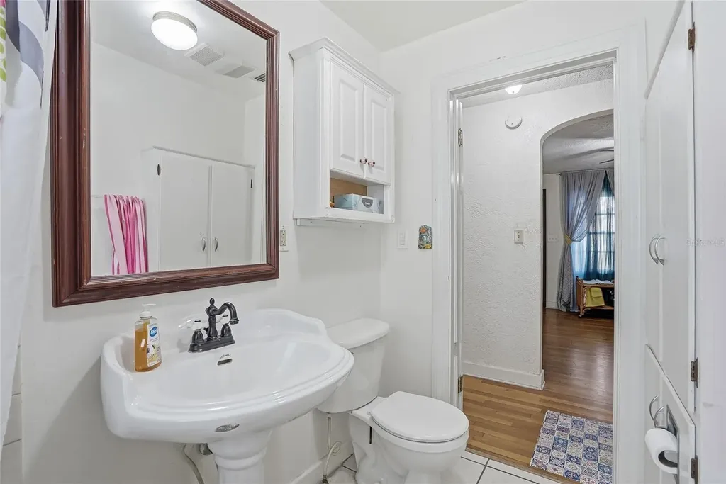 1433 De Leon Street Clearwater FL 33756