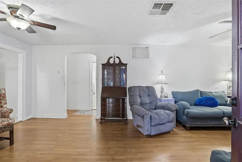 1433 De Leon Street Clearwater FL 33756