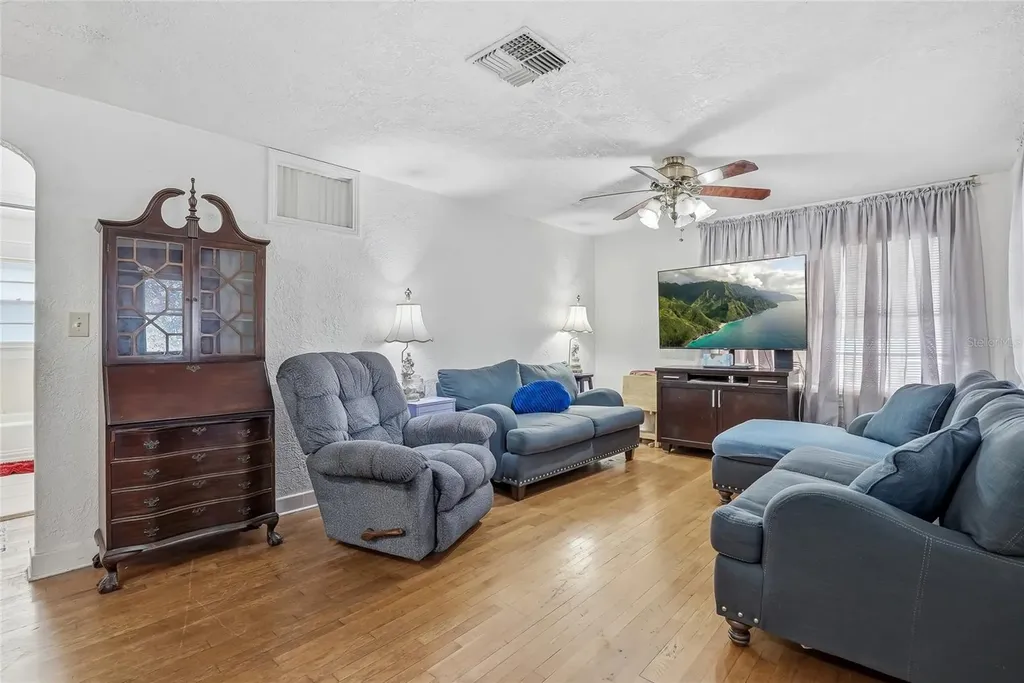 1433 De Leon Street Clearwater FL 33756