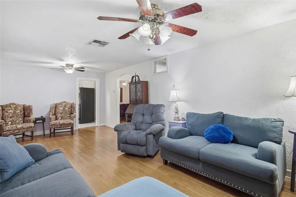 1433 De Leon Street Clearwater FL 33756