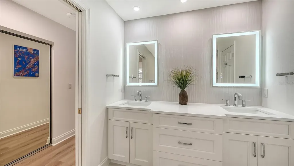 3460 Winding Oaks Drive Longboat Key FL 34228