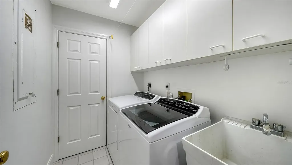 3460 Winding Oaks Drive Longboat Key FL 34228