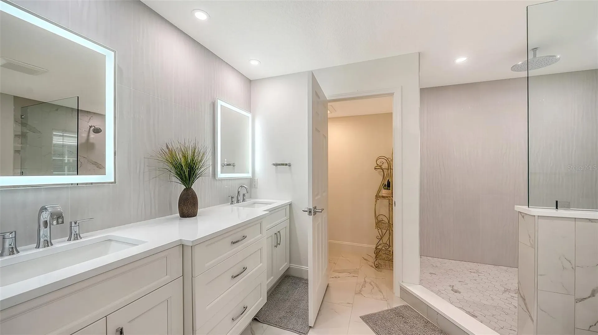 3460 Winding Oaks Drive Longboat Key FL 34228