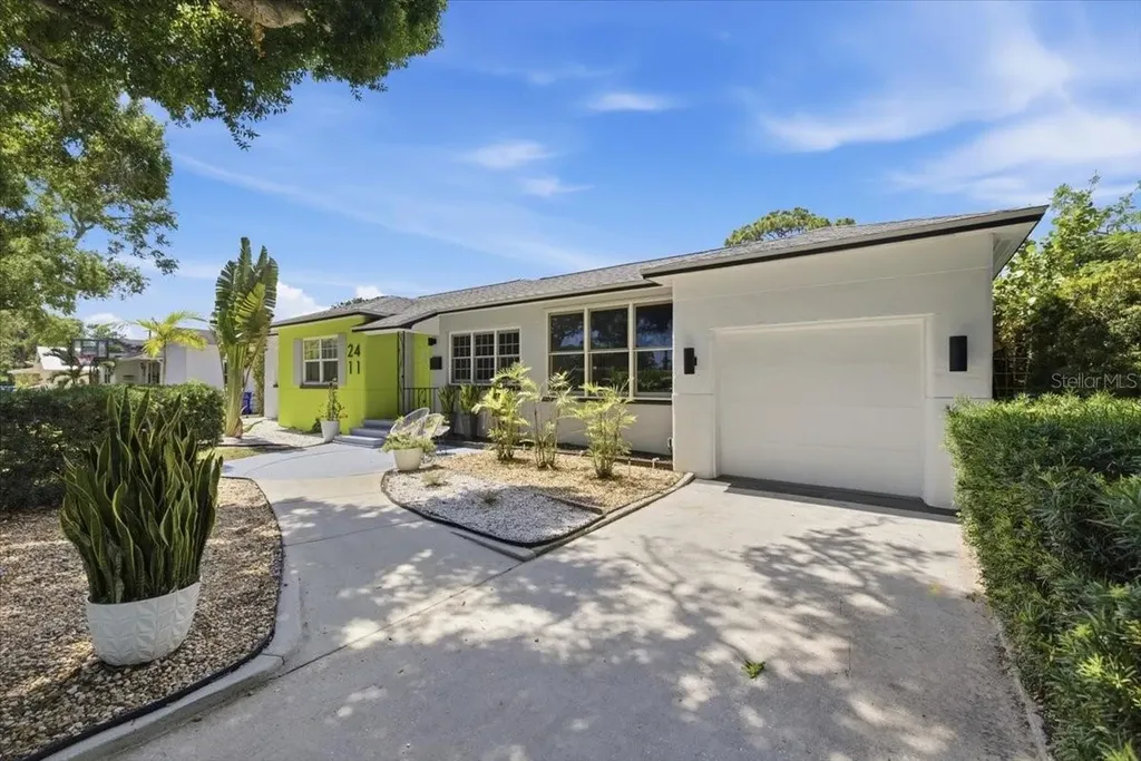 2411 Covina Way S St Petersburg FL 33712