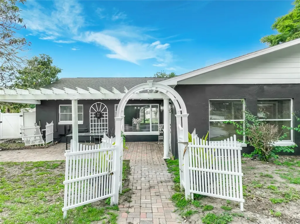 3417 Pershing Avenue Orlando FL 32812