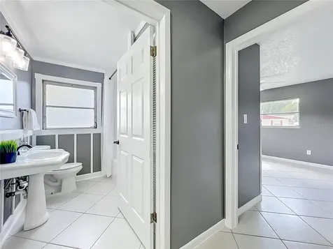 3417 Pershing Avenue Orlando FL 32812