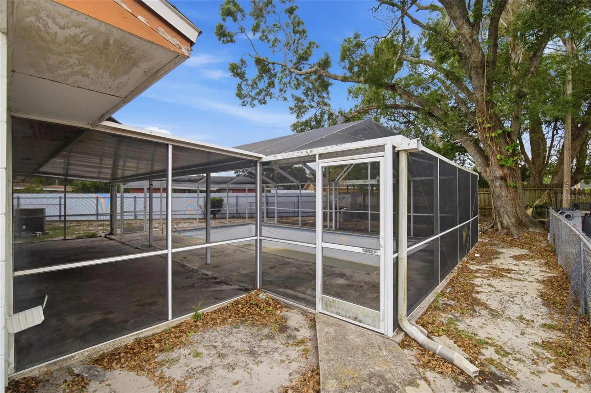 4449 Tarpon Drive Tampa FL 33617