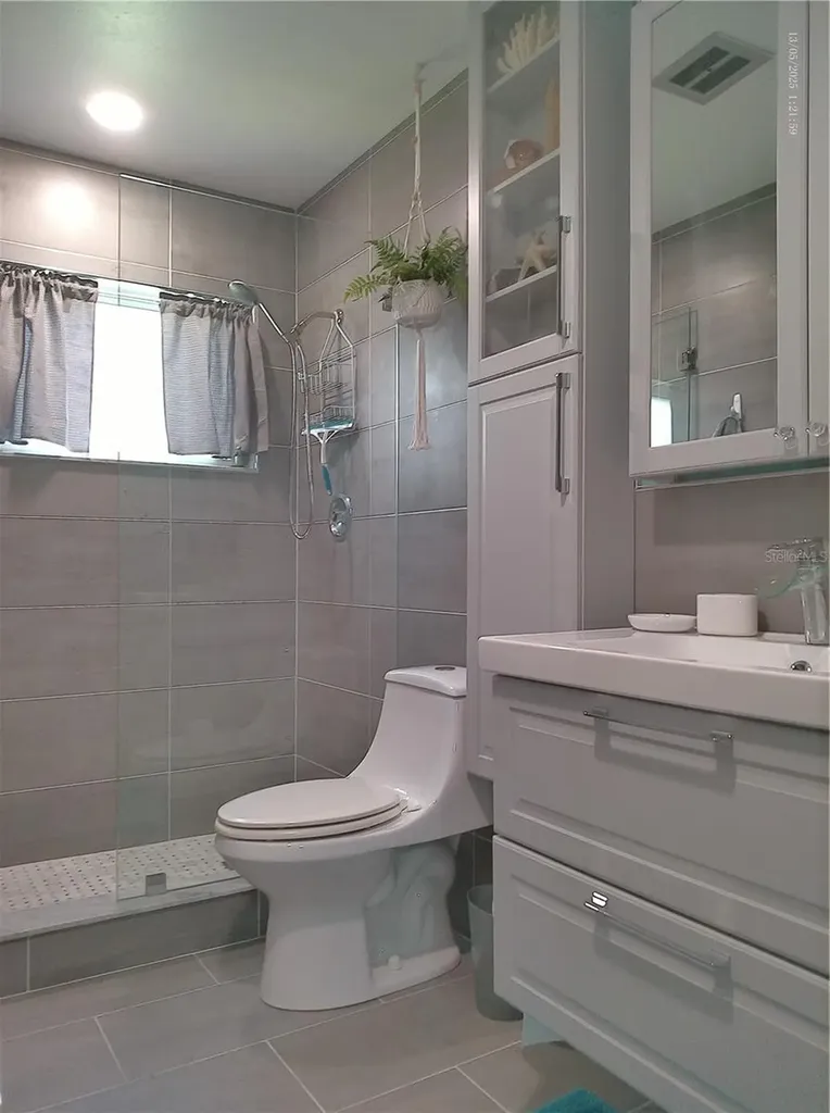 2361 Ecuadorian Way Clearwater FL 33763