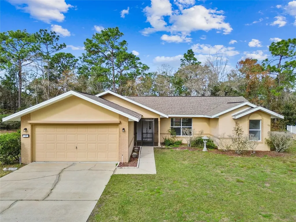 11 Carnation Court E Homosassa FL 34446