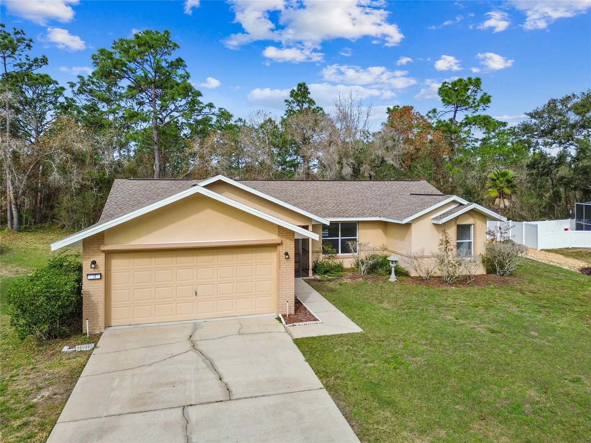 11 Carnation Court E Homosassa FL 34446