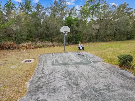 11 Carnation Court E Homosassa FL 34446