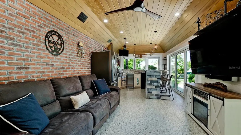522 68th Street Holmes Beach FL 34217