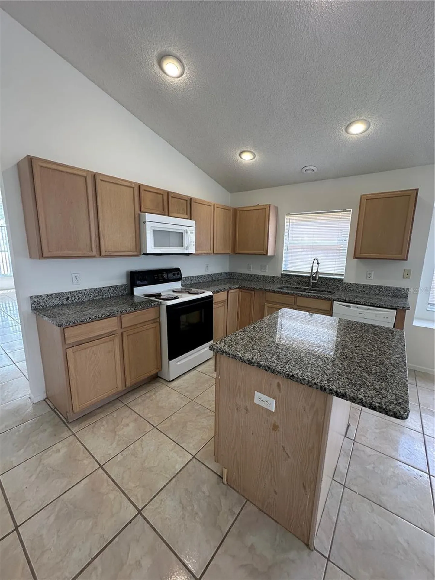 311 Downing Circle Davenport FL 33897