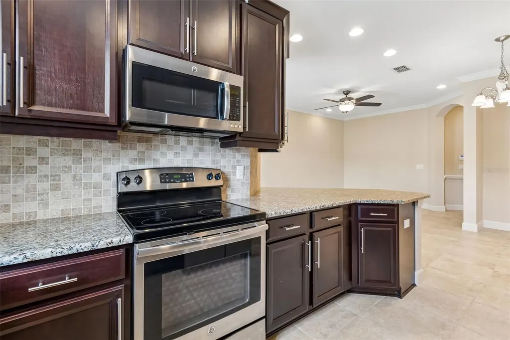 606 Cabernet Way Oldsmar FL 34677