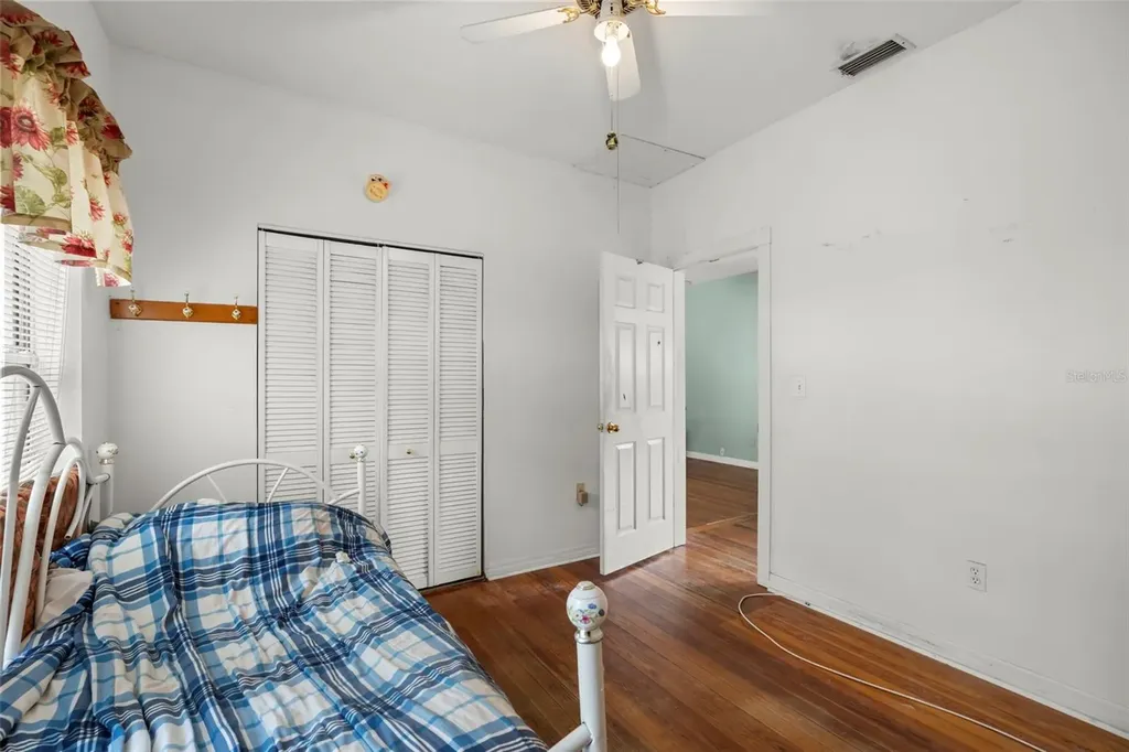 936 E 5th Avenue Mount Dora FL 32757