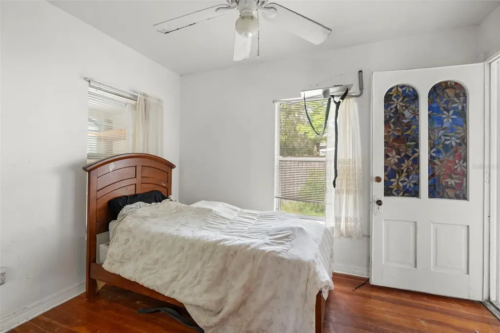 936 E 5th Avenue Mount Dora FL 32757