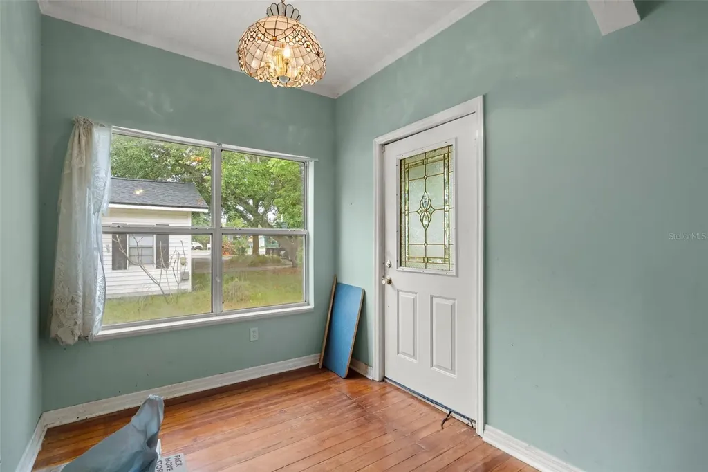 936 E 5th Avenue Mount Dora FL 32757
