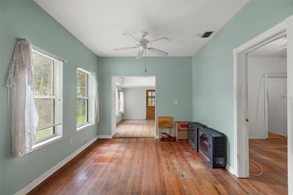 936 E 5th Avenue Mount Dora FL 32757