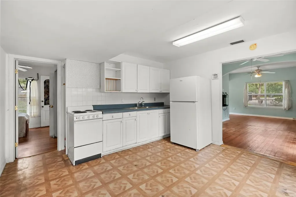 936 E 5th Avenue Mount Dora FL 32757