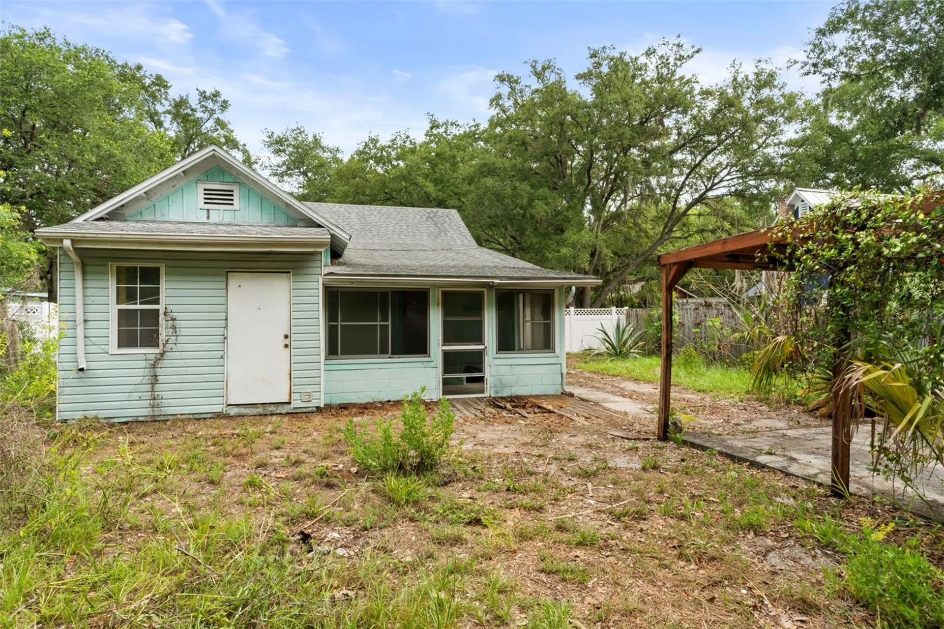 936 E 5th Avenue Mount Dora FL 32757