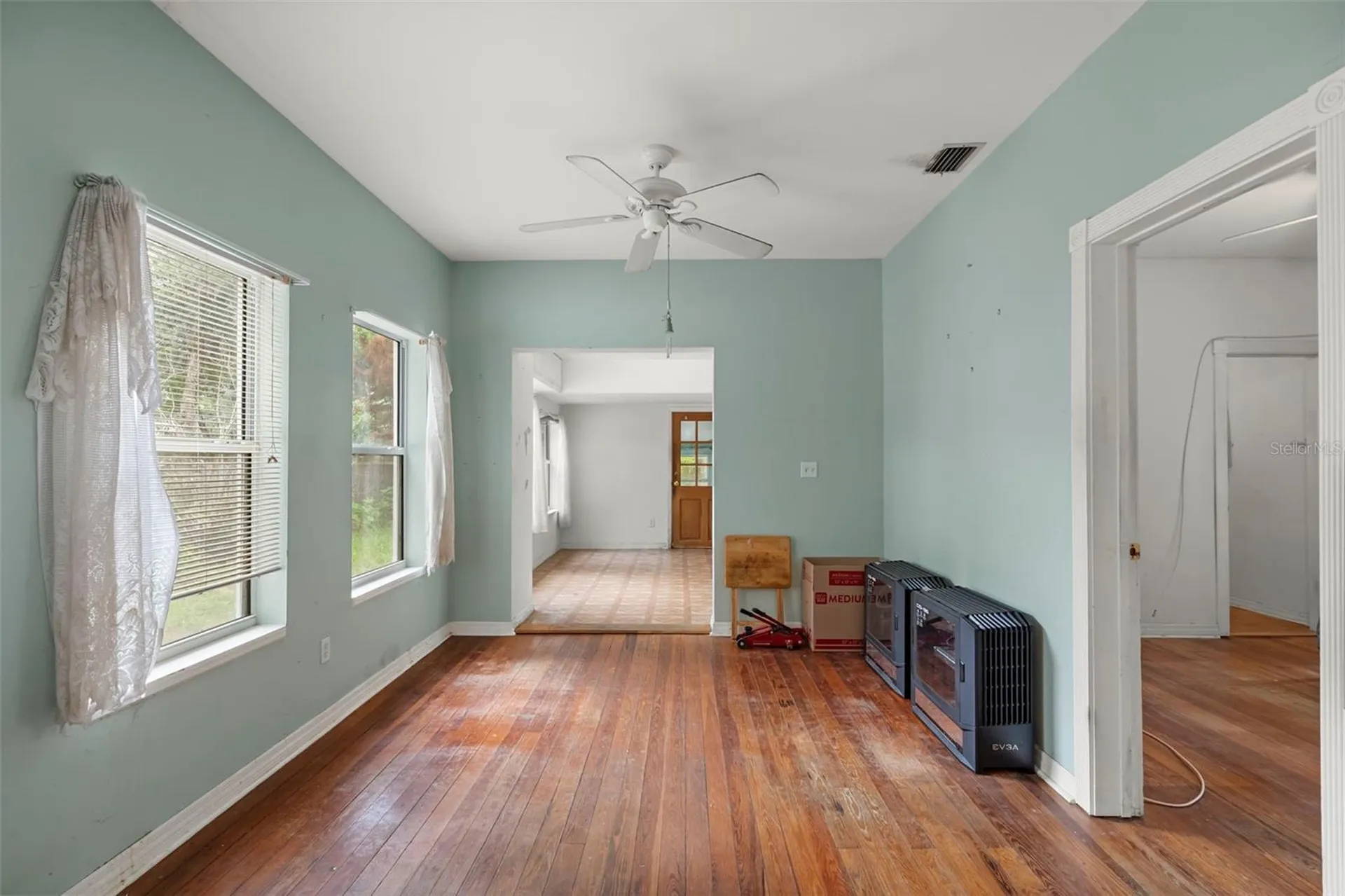 936 E 5th Avenue Mount Dora FL 32757