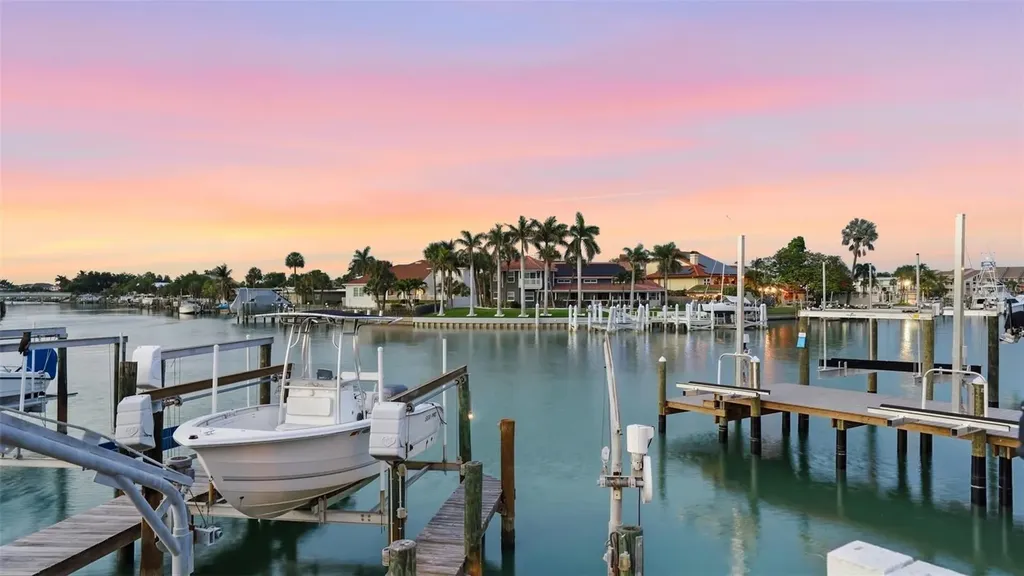 503 Laguna Drive Tierra Verde FL 33715