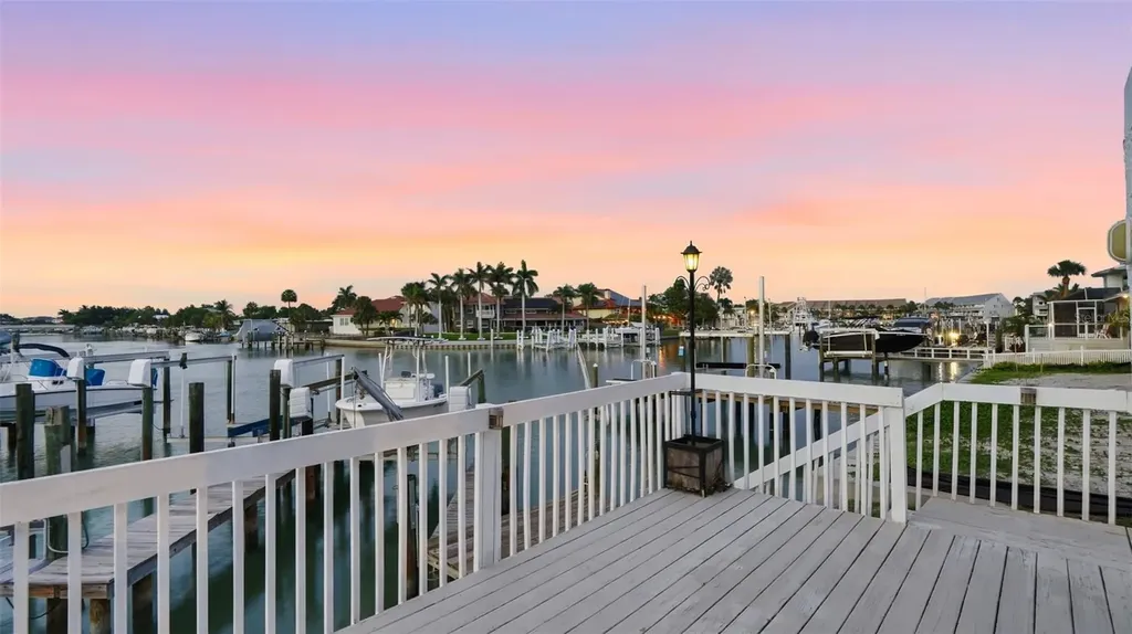 503 Laguna Drive Tierra Verde FL 33715