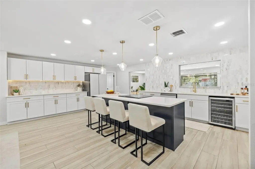 1905 Oro Court Clearwater FL 33764
