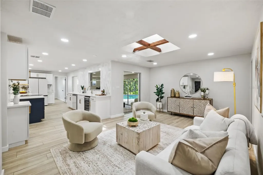 1905 Oro Court Clearwater FL 33764