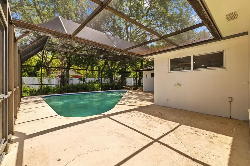 1905 Oro Court Clearwater FL 33764