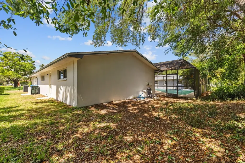 1905 Oro Court Clearwater FL 33764