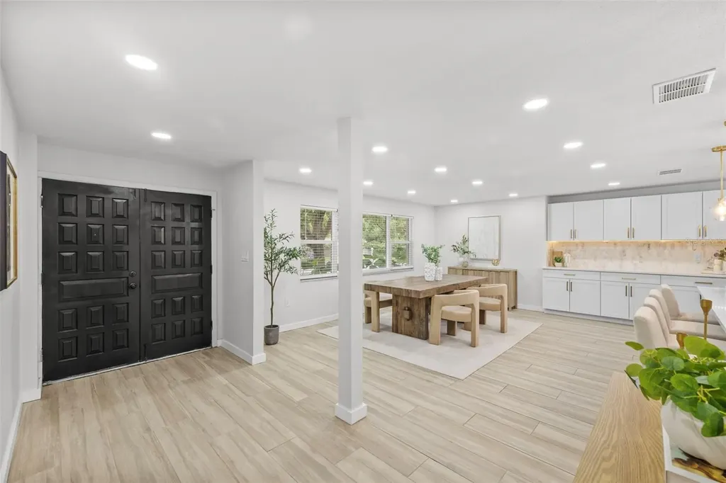 1905 Oro Court Clearwater FL 33764