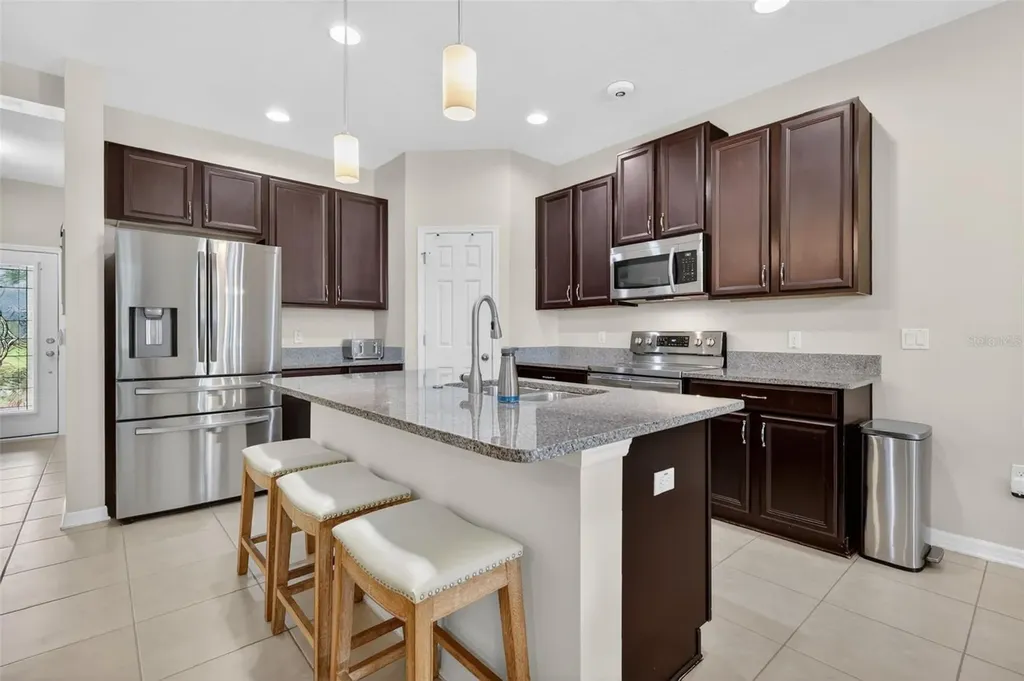 3262 Plumlee Court Grand Island FL 32735