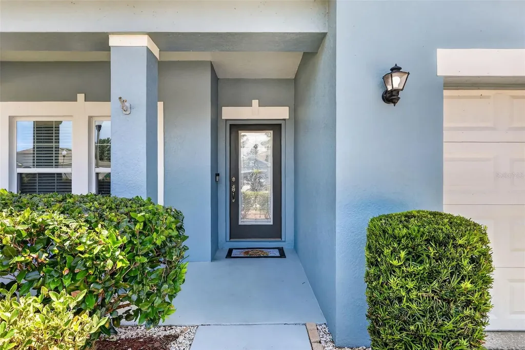 3262 Plumlee Court Grand Island FL 32735