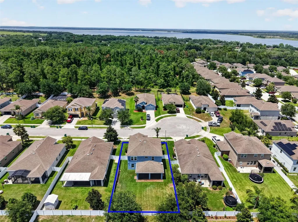 3262 Plumlee Court Grand Island FL 32735