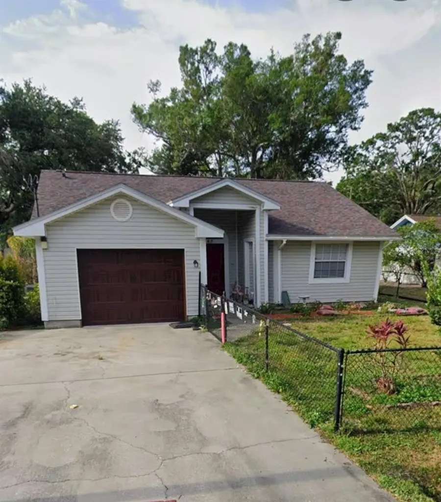 1405 E Frances Avenue Plant City FL 33563