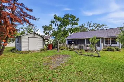 1405 E Frances Avenue Plant City FL 33563
