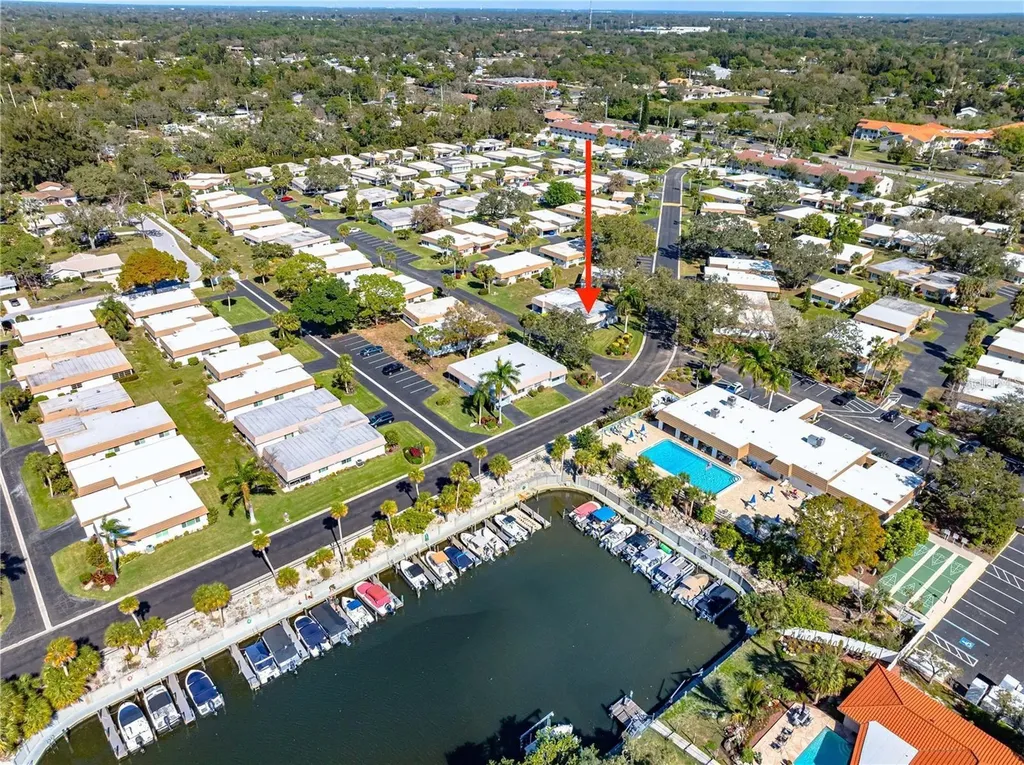 5440 Riverbluff Circle Sarasota FL 34231