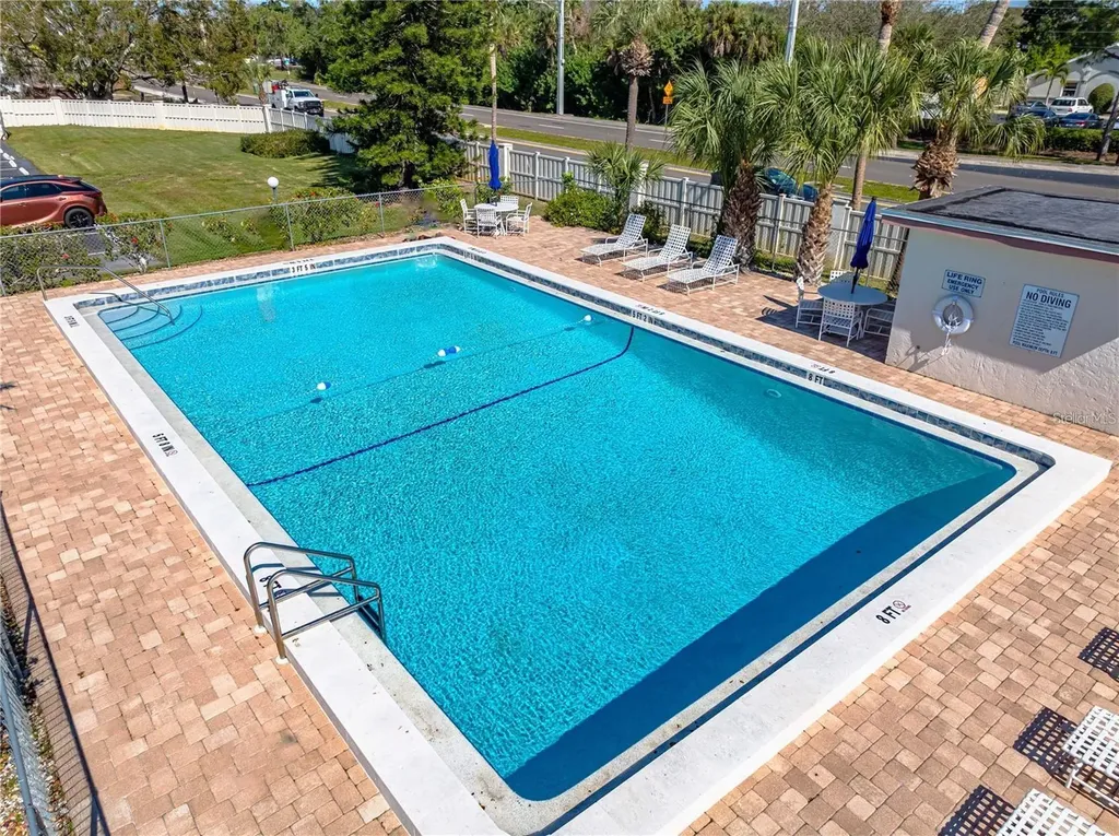 5440 Riverbluff Circle Sarasota FL 34231