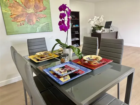 5440 Riverbluff Circle Sarasota FL 34231