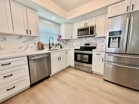 5440 Riverbluff Circle Sarasota FL 34231